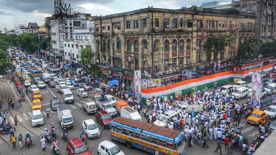 Huge traffic snarls were witnessed in front of Victoria House and Esplanade East as a massive stage is being built to observe TMC’s Martyrs’ Day on July 21