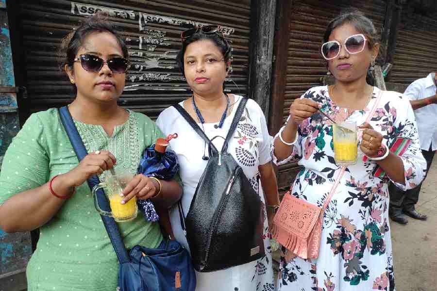 Piu Sengupta, left, chilling with her party mates close to the main meeting dais.
