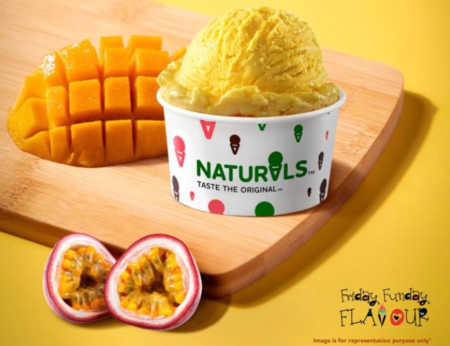 MANGO (MEDIUM FAT) ICE CREAM AT NATURALS: Do you want to maintain your calorie intake but still go out for a mango-ey treat? Naturals on Park Street is serving up their mango ice cream, which is made with hand-picked Alphonso mangoes sourced from Ratnagiri. With ‘only 17g of carb intake’, this sure makes for a healthier treat. Their Facebook page also says that they have a new Mango and Passionfruit ice cream for that unique blend of fruity flavours