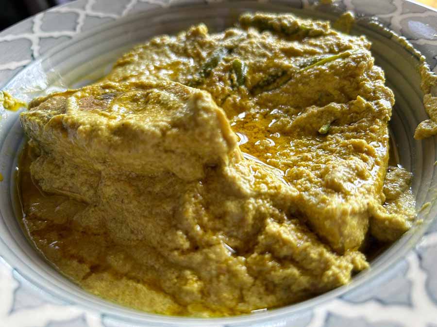 The queen of fish, hilsa, is reigning markets across the city with the onset of monsoon. Sunday lunch scenes at a Beleghata house consisted of a delish serving of ‘Ilish Bhapa’ 