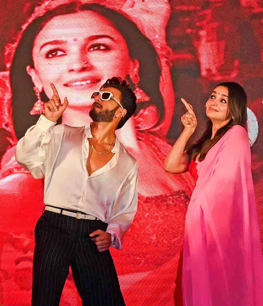 Ranveer and Alia indulged in friendly banter on stage, entertaining fans at the event..