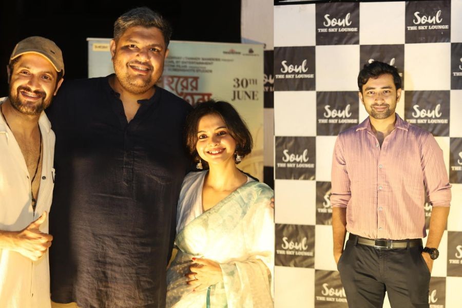 Aritra with Solanki and Vikram (L) and Rahul (R)