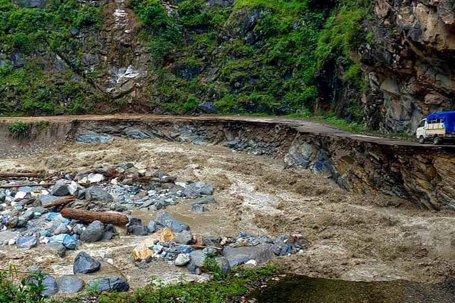 Natural Disasters Himachal Pradesh Landslide Apples Peas From