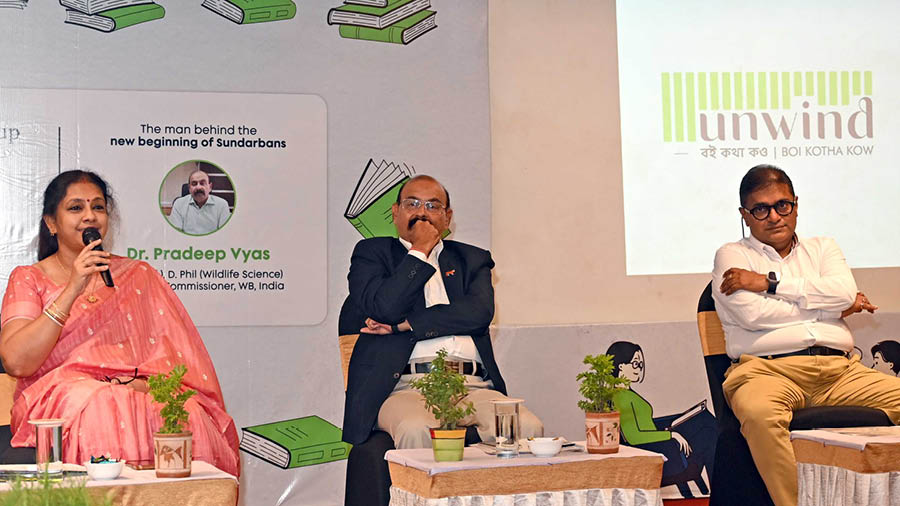 (From left) Techno India Group co-chairperson Manoshi Roychowdhury, environmentalist Pradeep Vyas and communications consultant, wildlife photographer and restaurateur Shiladitya Chaudhury at the Unwind-Boi Kotha Kow session