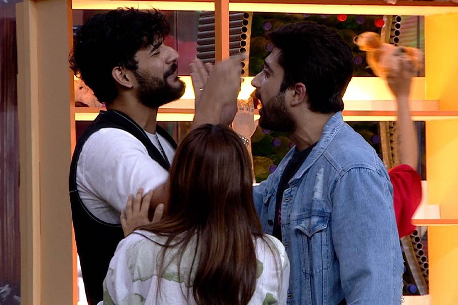 Bigg Boss | Bigg Boss OTT 2: Abhishek Malhan And Avinash Sachdev Engage ...