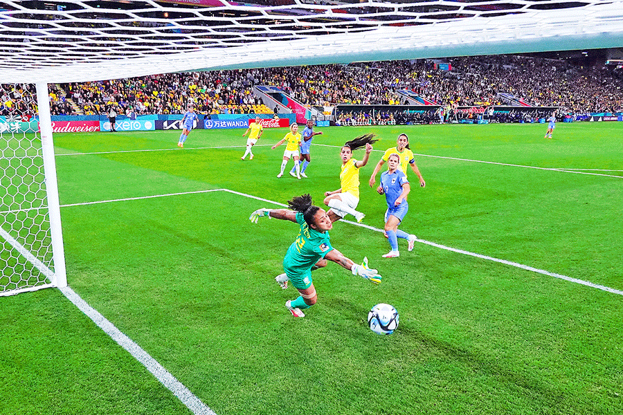 Renard header earns France late victory over Brazil in Women's World Cup