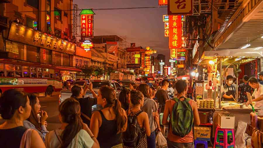 If you want to get down and dirty, Chinatown night market is your place – it is a melting pot of specialty food shops selling everything from shark fins to Chinese herbs