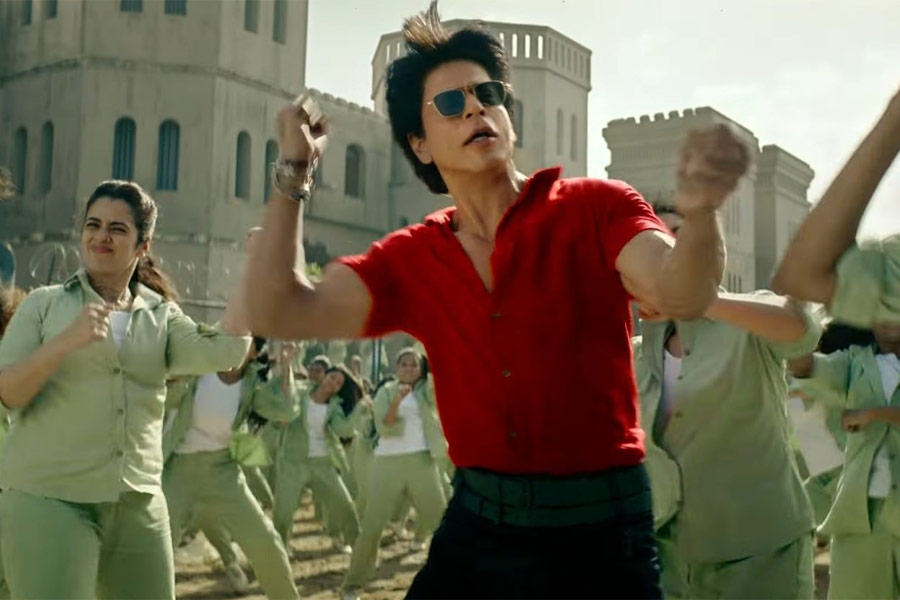 SRK - SIGNATURE POSE - EDITZ SHAHRUKH KHAN POSE EDITZ #srksignature #pose  #srkfan - YouTube