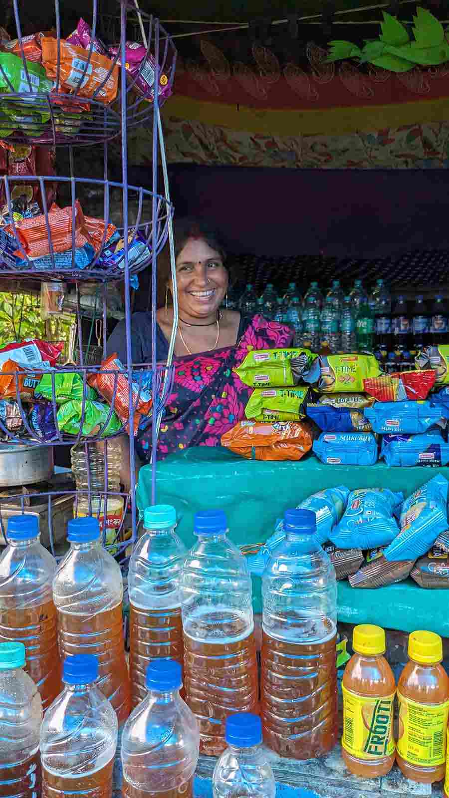 End on a sweet note with some local honey — more the froth in the bottle, better the honey, they say. Lipika Sarkar has been selling ‘modhu’ from her tea stall near the rescue centre for 10 years. “November to March is the season time. But today there is a bigger crowd because of Tiger Day,” she said