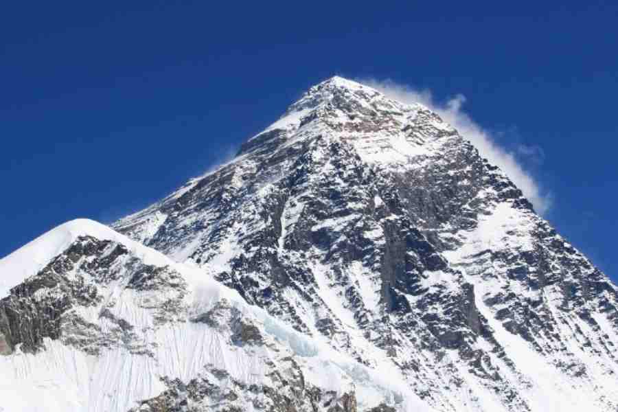 Mount Everest Nepali Sherpa Saves Malaysian Climber In Death Zone   1685562616 Everestmount 