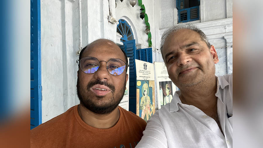 Knowledge transfer in Metiabruz! Adil Ahmad with Shaikh Sohail