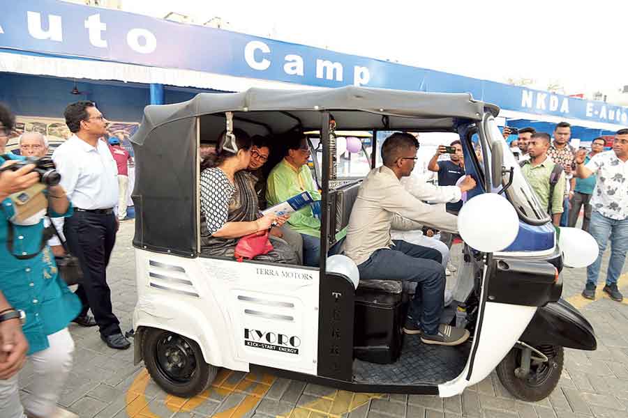The guests being taken for a ride at the e-auto camp 