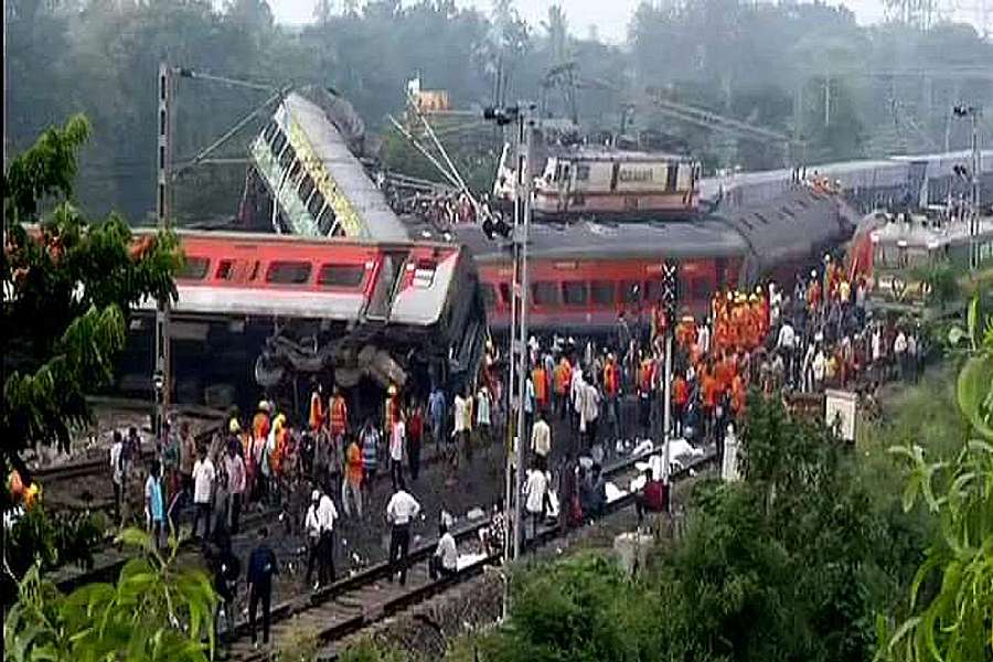 Mamata to visit train accident site in Odisha