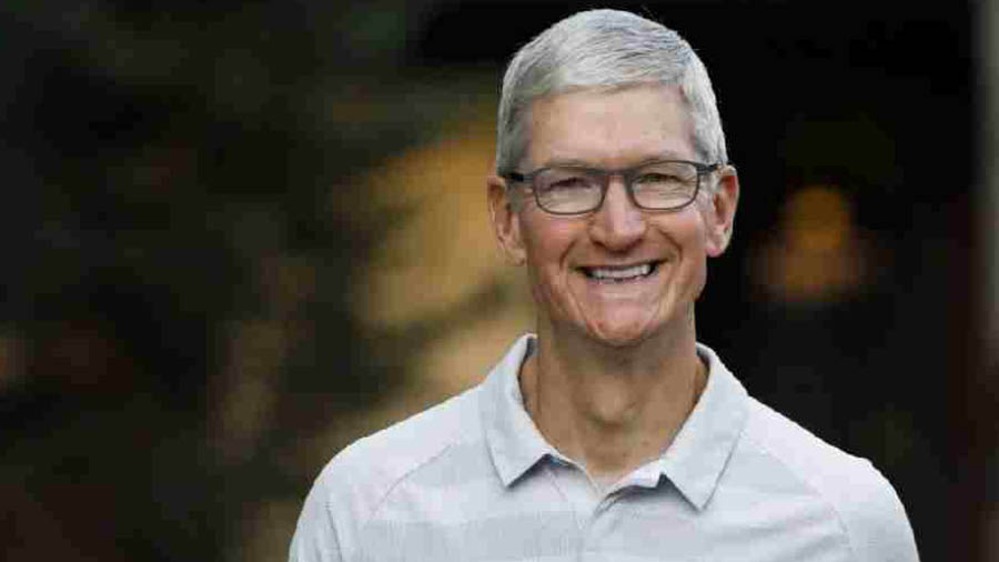 Tim Cook begrudgingly admits that more people would listen to Steve Jobs knowing he is dead than to Cook knowing he is alive