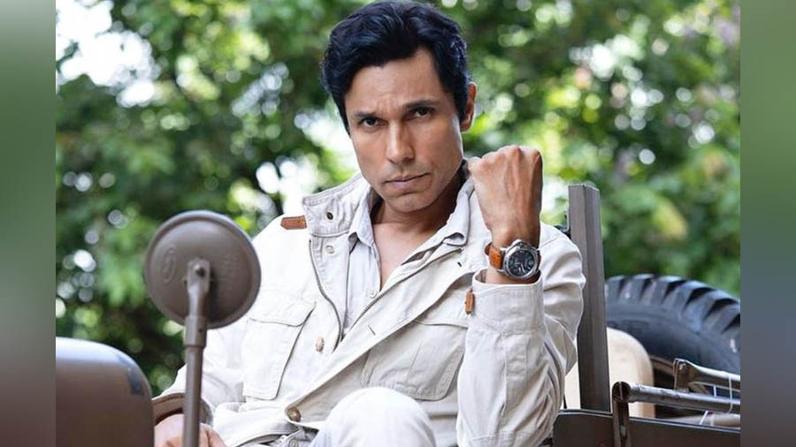Randeep Hooda says that the British were afraid of V.D. Savarkar because “he was way better than them at apologising”