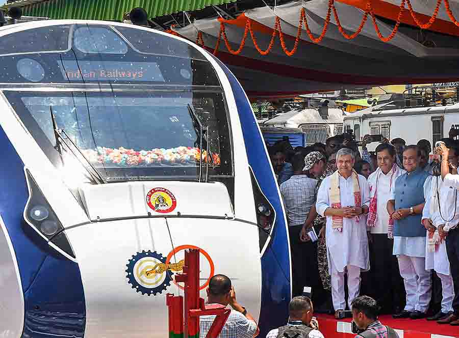 Assam chief minister Himanta Biswa Sarma with railway minister Ashwini Vaishnaw and ports, shipping and waterways minister Sarbananda Sonowal during the flag-off ceremony of the Guwahati-New Jalpaiguri Vande Bharat Express at Guwahati station on May 29.   