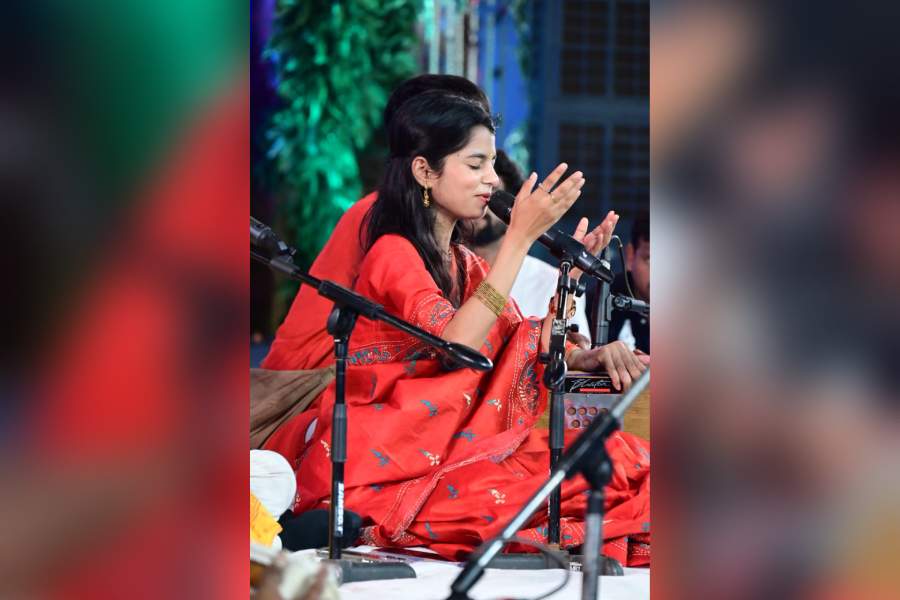 Live performances of Lord Shri Ram's stories filled the audience with deep emotions