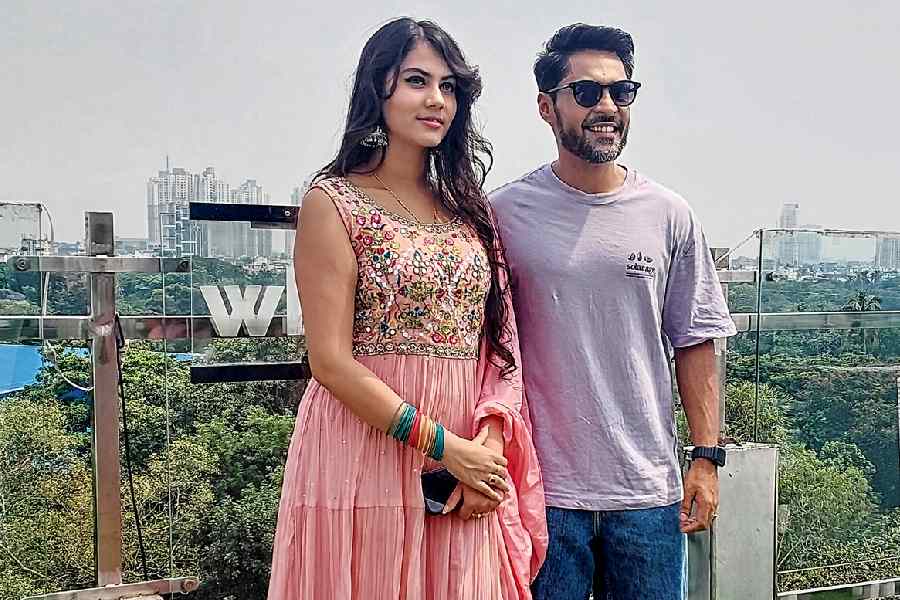 Rittika Sen and Gourab Chatterjee at the trailer launch of Avishapto at What’s Up! Cafe