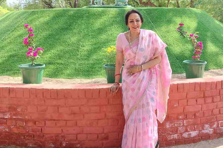 Mathura | BJP MP Hema Malini declares of exclusively contending from ...