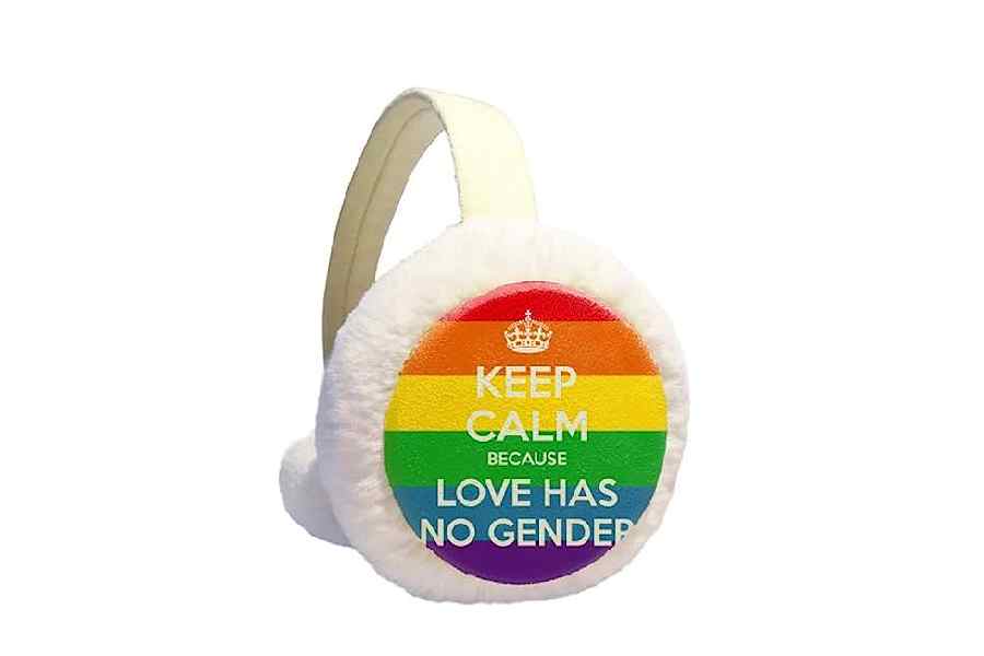 These earmuffs are exactly what you need if you are headed for a vacation in the mountains. These cool earmuffs with a message of genderless love is easy to fit in your vacation bag. Rs 1,403 @amazon.in