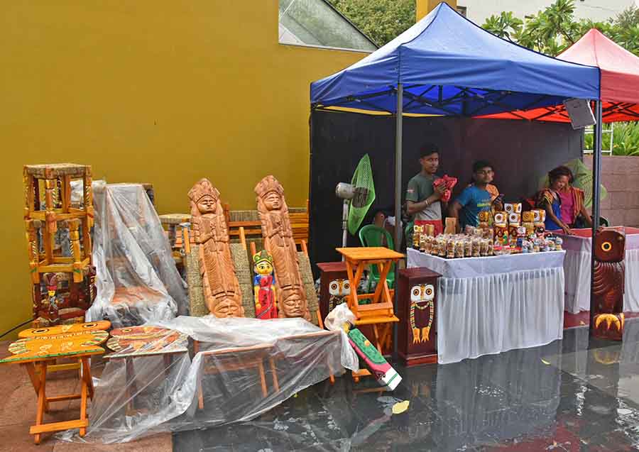 A stall being readied for the Handicrafts and Handloom Fair at City Centre 1. The three-day fair will end on June 11. The fair will remain open between noon and 9.30pm