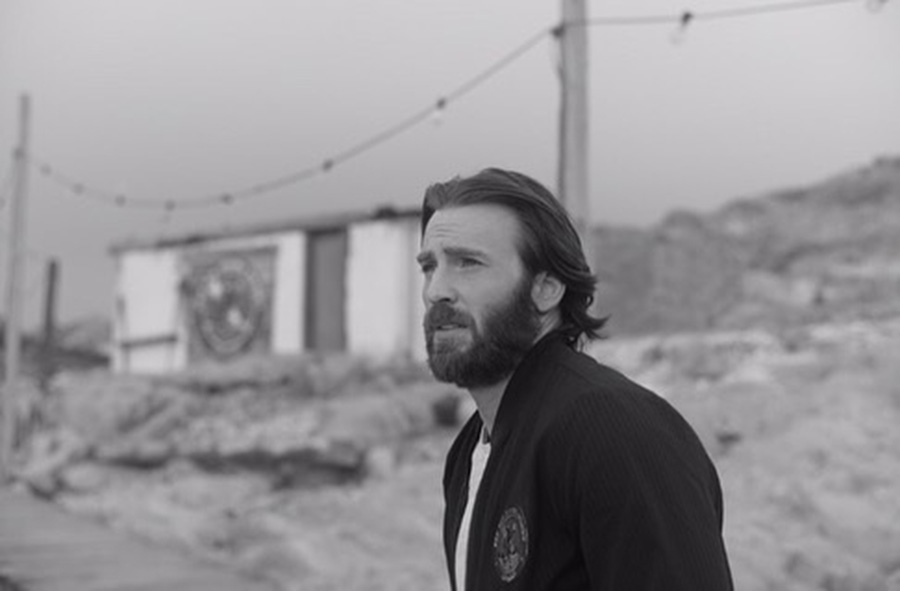 The actor showed off his long-haired look in a throwback picture.