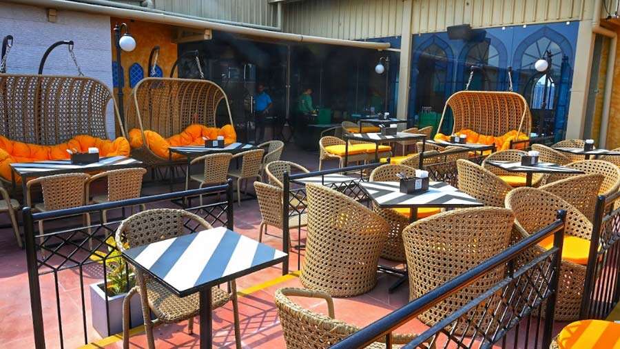 The cosy outdoor dining space