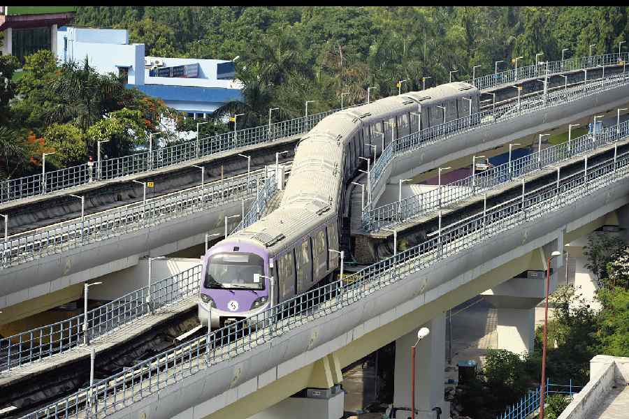 The 16.5 km East-West Metro project, which will connect Howrah Maidan and Salt Lake Sector V, is now functional between Sealdahand Sector V