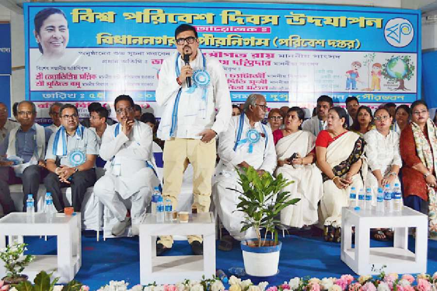 Sujit Bose speaks at the World Environment Day programme of the Bidhannagar Municipal Corporation