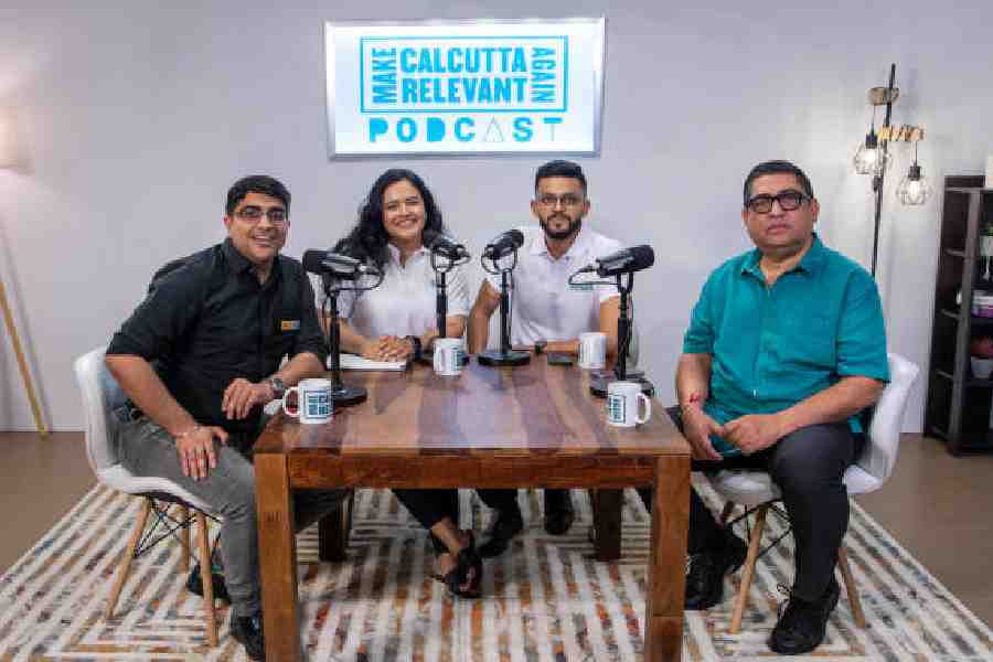 Episode 1: (L-R) Sagar Daryani, co-founder of Wow Momo; hosts Saba Hakim, Meghdut Roychoudhury, and Anjan Chatterjee, founder of Speciality Group Of Restaurants. The episode focuses on the entrepreneurial journey of Daryani and Chatterjee. The two talk about the emerging opportunities in Calcutta and how Calcutta is the food capital of India.