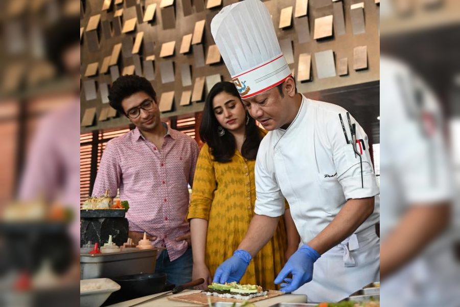 Chef Pramod Sinha of Pan Asian shows Gaurav and Ridhima how to make an asparagus and avocado sushi. The key tips shared by chef? "Try to be as light as you can with your hands. The key is to spread the rice equally, sticking every grain properly but not using too much rice. Always wet your fingers before spreading the rice and dip the sharp knife in water before cutting the roll," he said. 