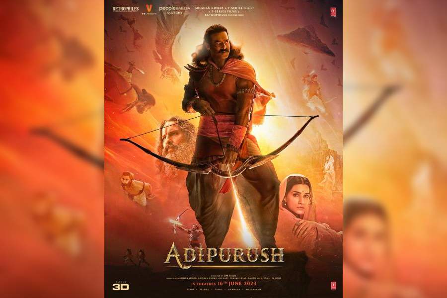 Adipurush: Did Lord Hanuman Watch First Day First Show Of Prabhas Starrer?  Netizens Are Convinced After A Video Of A Monkey Showing Up In A Theatre  Surfaces [Watch]