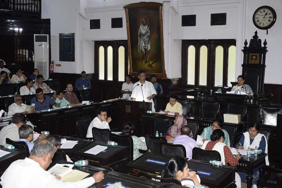 Kolkata Mayor Firhad Hakim addressing MMICs, councillors and members at the council chamber of KMC during the civic body’s 19th meeting in the presence of KMC’s chairperson, Mala Roy, on Saturday  