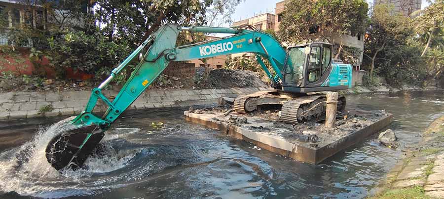 Ahead of the monsoon, dredging of canals is underway across Kolkata