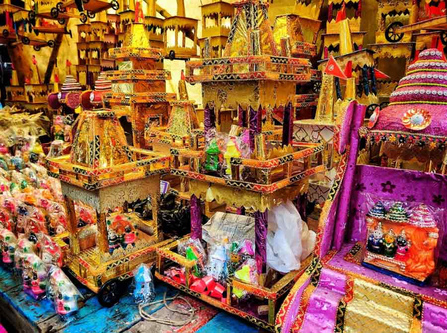 These designs are usually not seen in Kolkata. Bishu Mondal, a shop-owner said, 