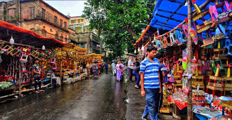 The market is open till 10.30pm on Monday and will remain open till Tuesday noon