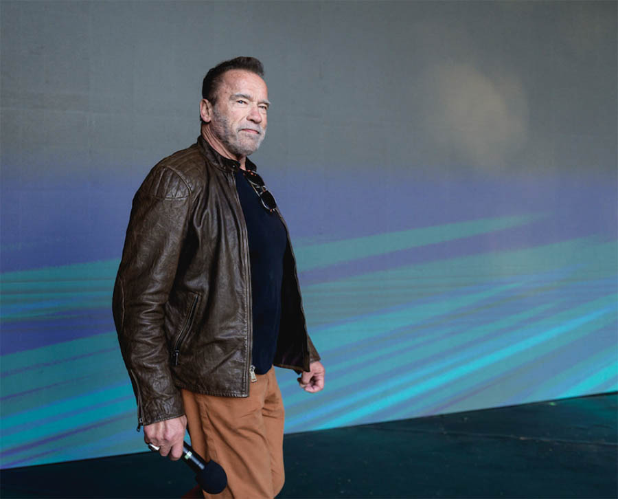 FUBAR star Arnold Schwarzenegger, also the ‘chief action officer’ of Netflix, attended the event in black leather jacket and brown pants.