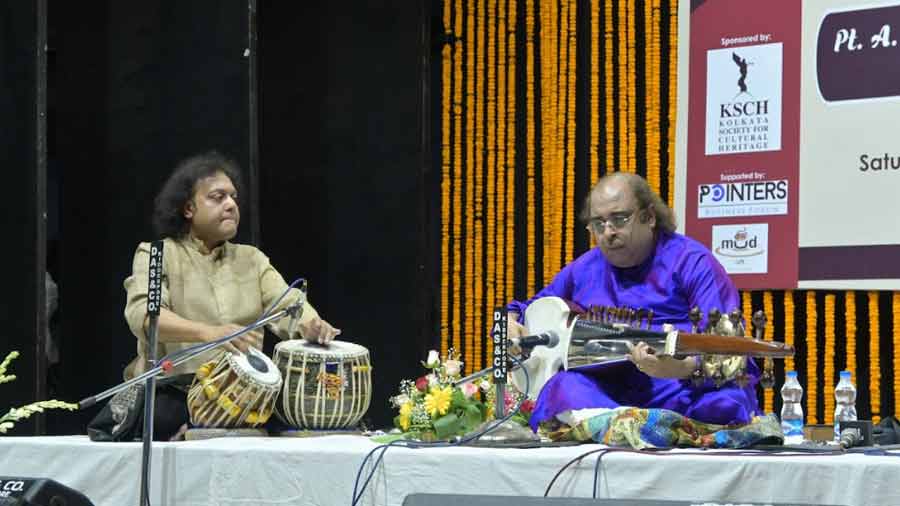 Noted musicians, singers perform at Suromurchhana’s classical music fest