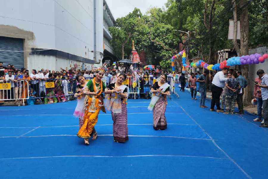 The festival was celebrated with traditional fervour and enthusiasm across West Bengal. The chariots of Lord Jagannath and his divine siblings Lord Balabhadra and Devi Subhadra were taken out by religious organisations, clubs and households, specially children amidst the beating of cymbals and drums by the devotees.