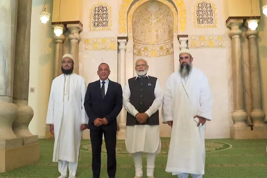 Prime Minister Narendra Modi on Sunday visited Egypt's historic 11th century Al-Hakim Mosque in Cairo, restored with the help of India's Dawoodi Bohra community. On the second day of his state visit to Egypt, Modi was shown around the mosque whose latest restoration was completed about three months ago.