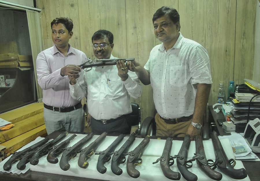 Royal Bengal Arms will donate 15 antique guns of 1811 and onwards to the State Judicial Museum and Research Centre  