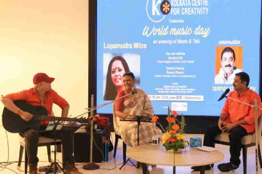 Lopamudra Mitra performing at Kolkata Centre for Creativity