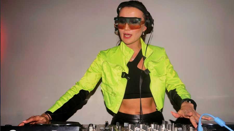  Julia Bliss, #1 International DJ in India, on music, Bollywood, and finding her groove 