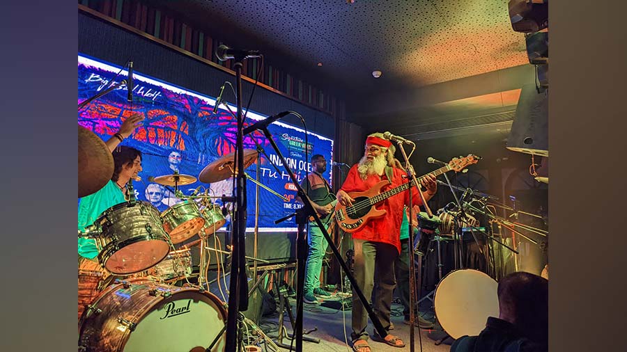Indian Ocean performs in Kolkata at Hard Rock Cafe