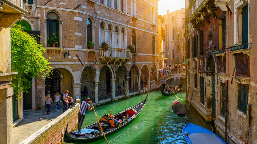 If you love the water and the romance of a gondola ride, plan your trip to coincide with one of Venice’s famous races 