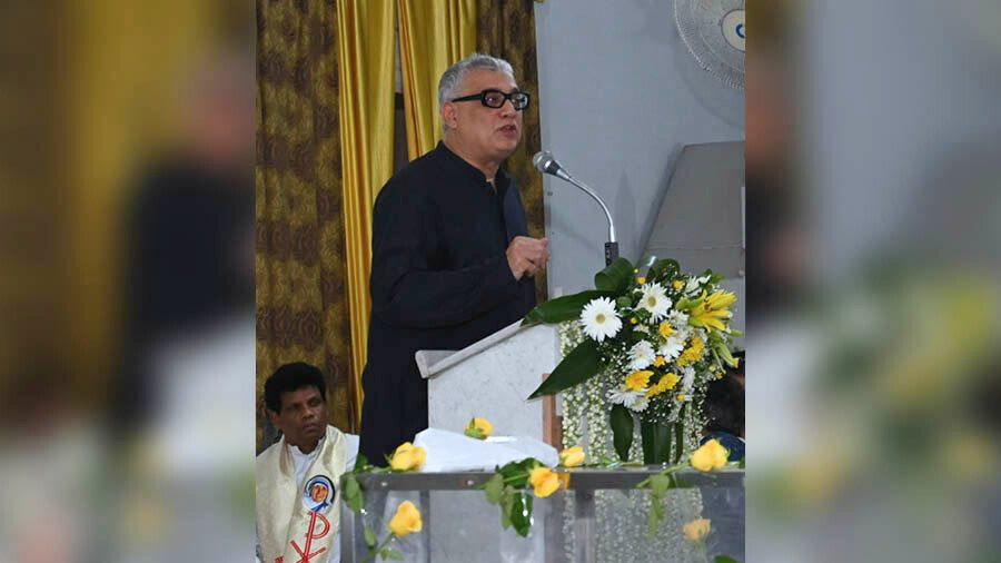 Derek O’ Brien speaks at the memorial service for Sister Cyril at Kolkata’s St. Thomas’ Church