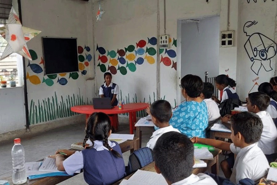 Students in a smart classroom of Bholanath Halder Smriti GSFP School in Behala.