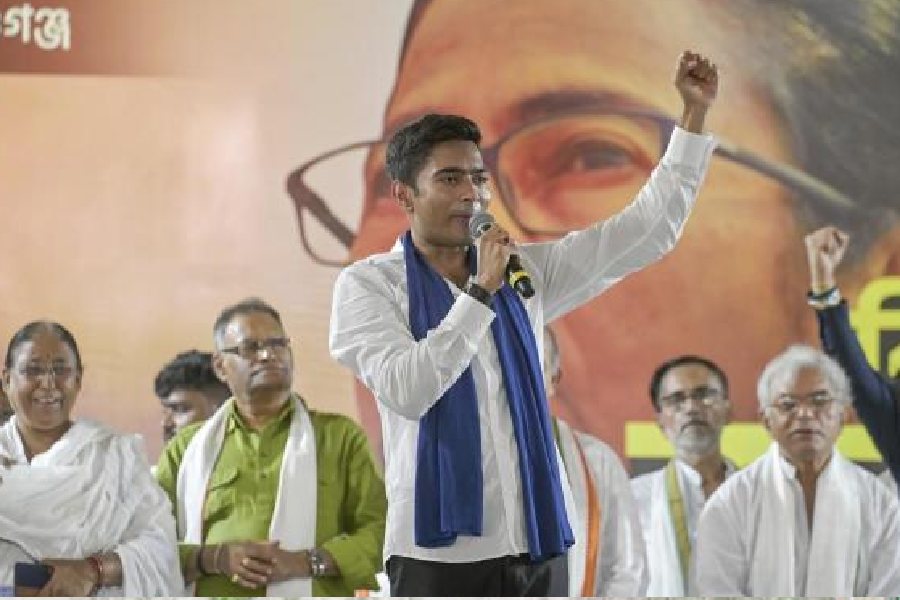 Abhishek Banerjee | TMC Leader Abhishek Banerjee Slams BJP Over Fake ...