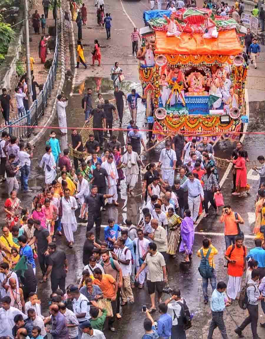 Hundreds of people gathered to join the final celebration of Rath Yatra  