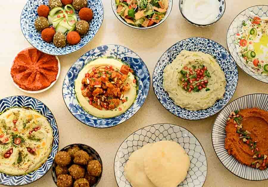 Neha taught the participants a vegetarian Arabic Spread that included dishes like Hummus, Muhammara, Labneh, Harrisa, Baba Ganoush, Falafel and Pita bread, complemented by zesty Garlic Toum